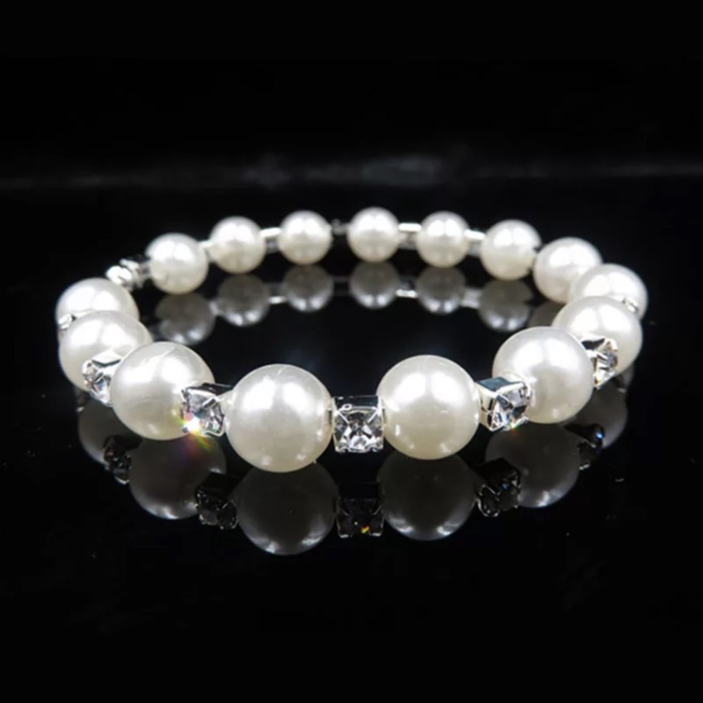 ๐ Crystal Pearl Wedding Party Set - Picture 4 of 5